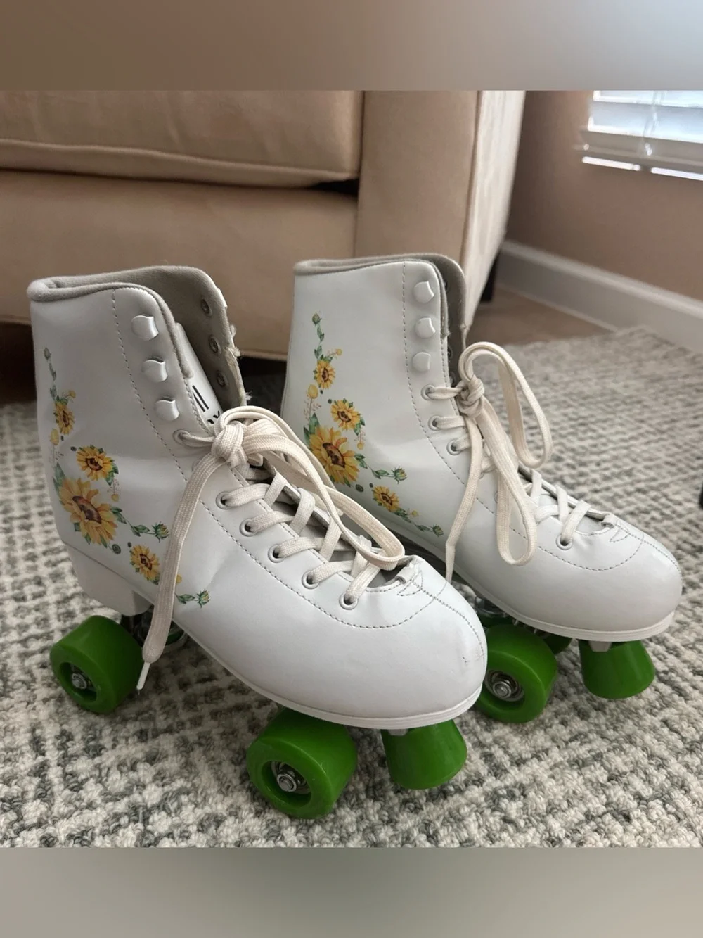 Gonex Size 8 Women’s Sunflower Skates